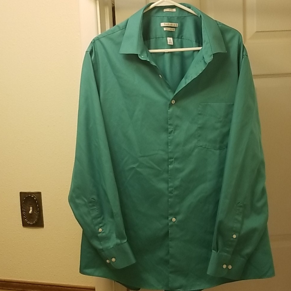Men's Van Heusen Dress Shirt